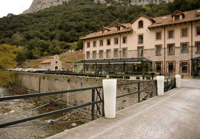 Espaciosas habitaciones en Balneario de La Hermida. La mayor comodidad con los mejores precios de Cantabria